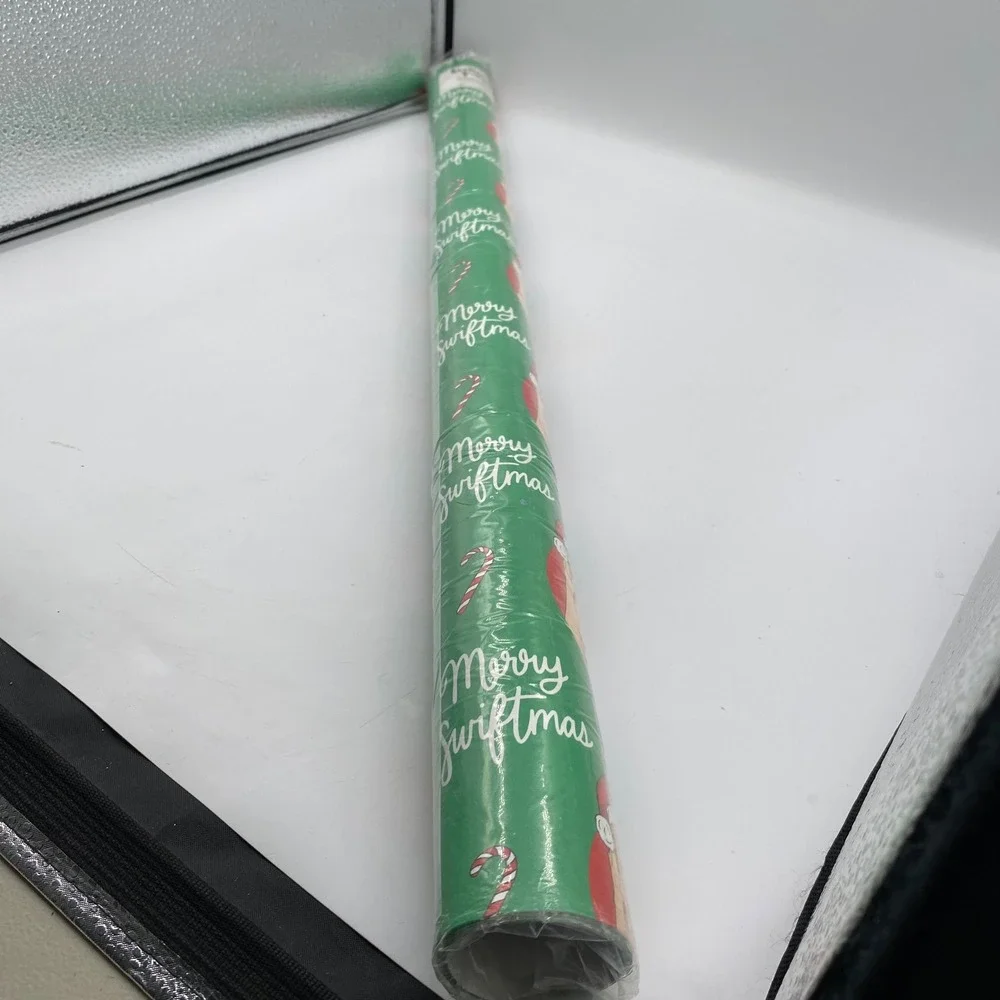 Brittany Paige‎ Merry Swiftmas Christmas Wrapping Paper Roll 2.5ft x 10ft NEW